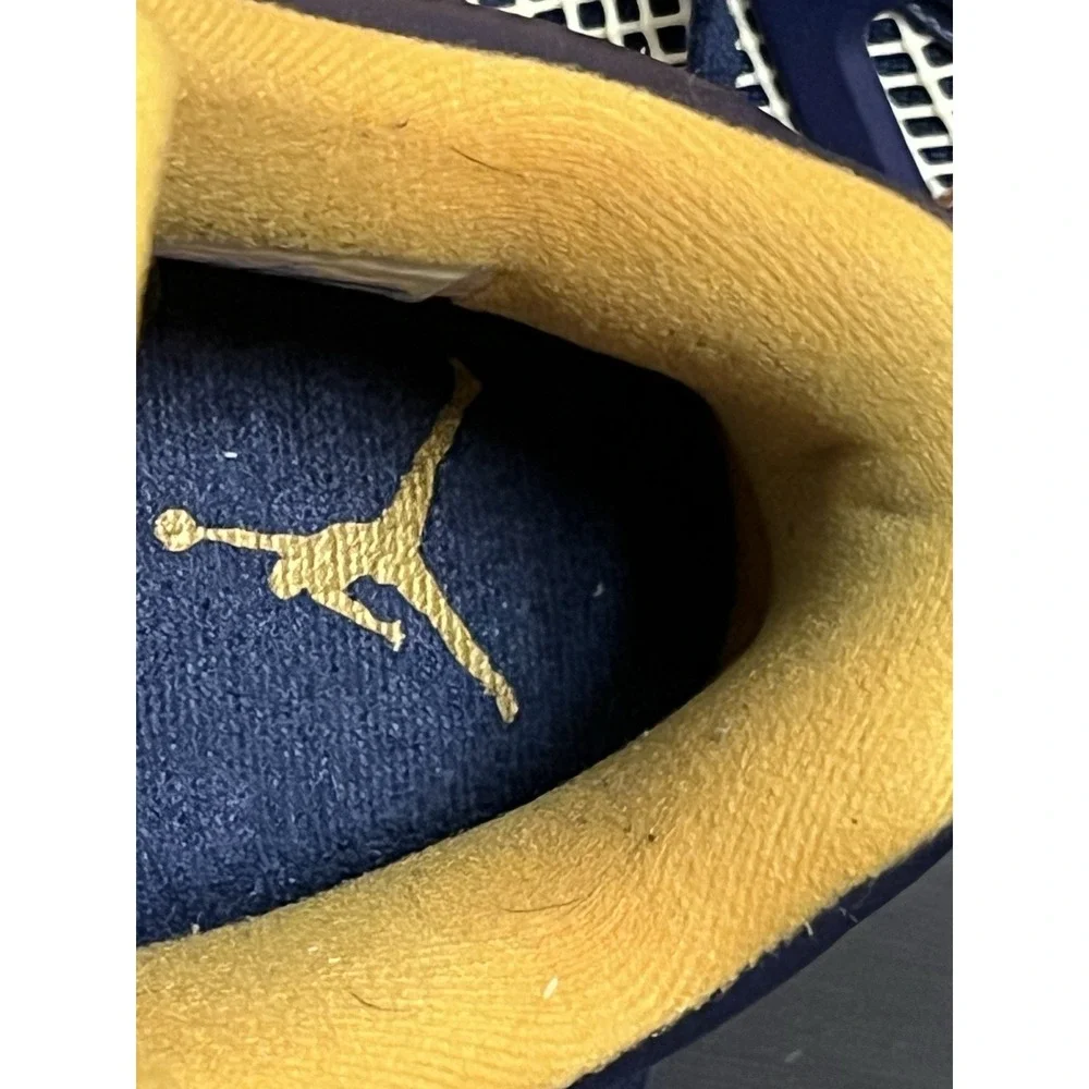 Nike Air Jordan 4 Retro 